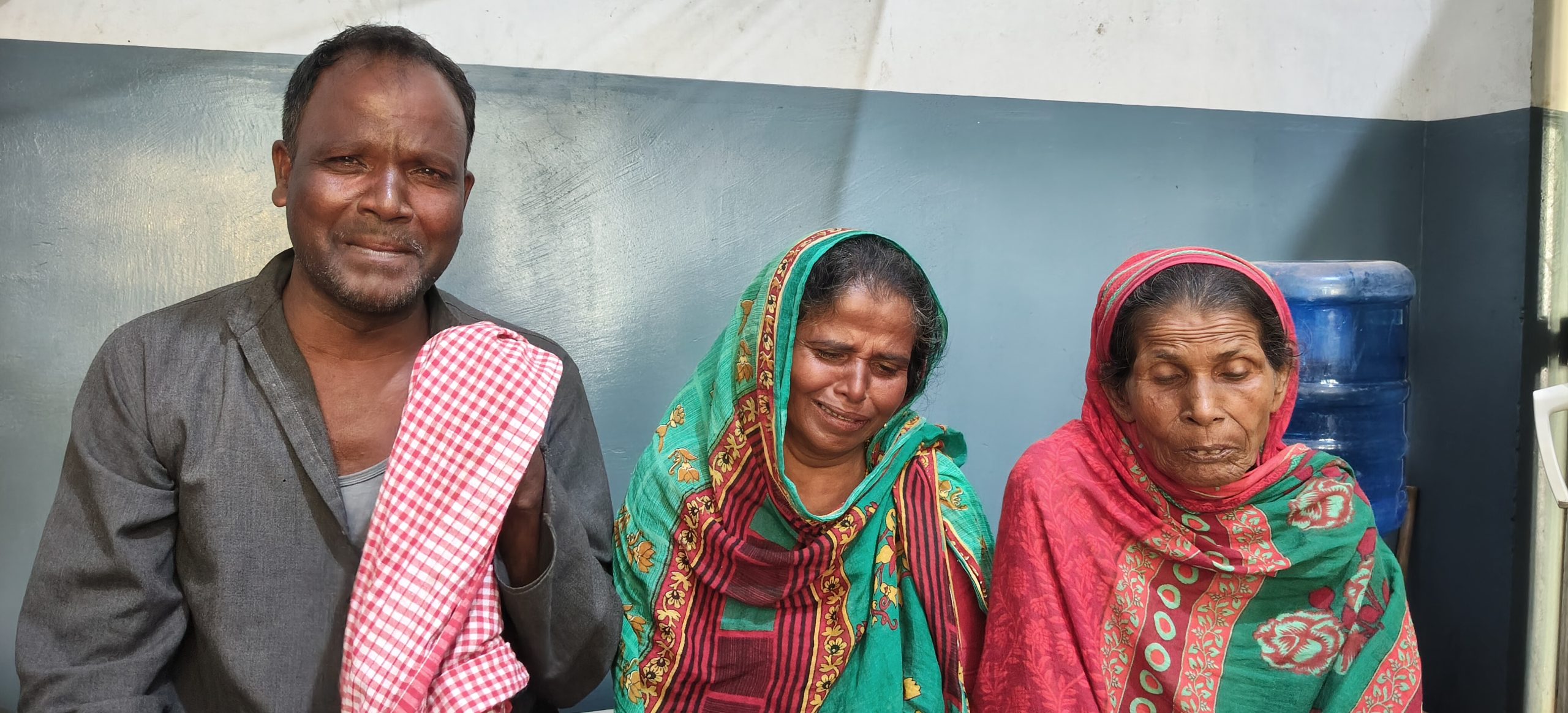 सुवर्ण गाउपालिकाका वडा अध्यक्षले डाका शैलिमा महिलाको ३ लाख नगद लुटेर भागेको पिडितको आरोप 