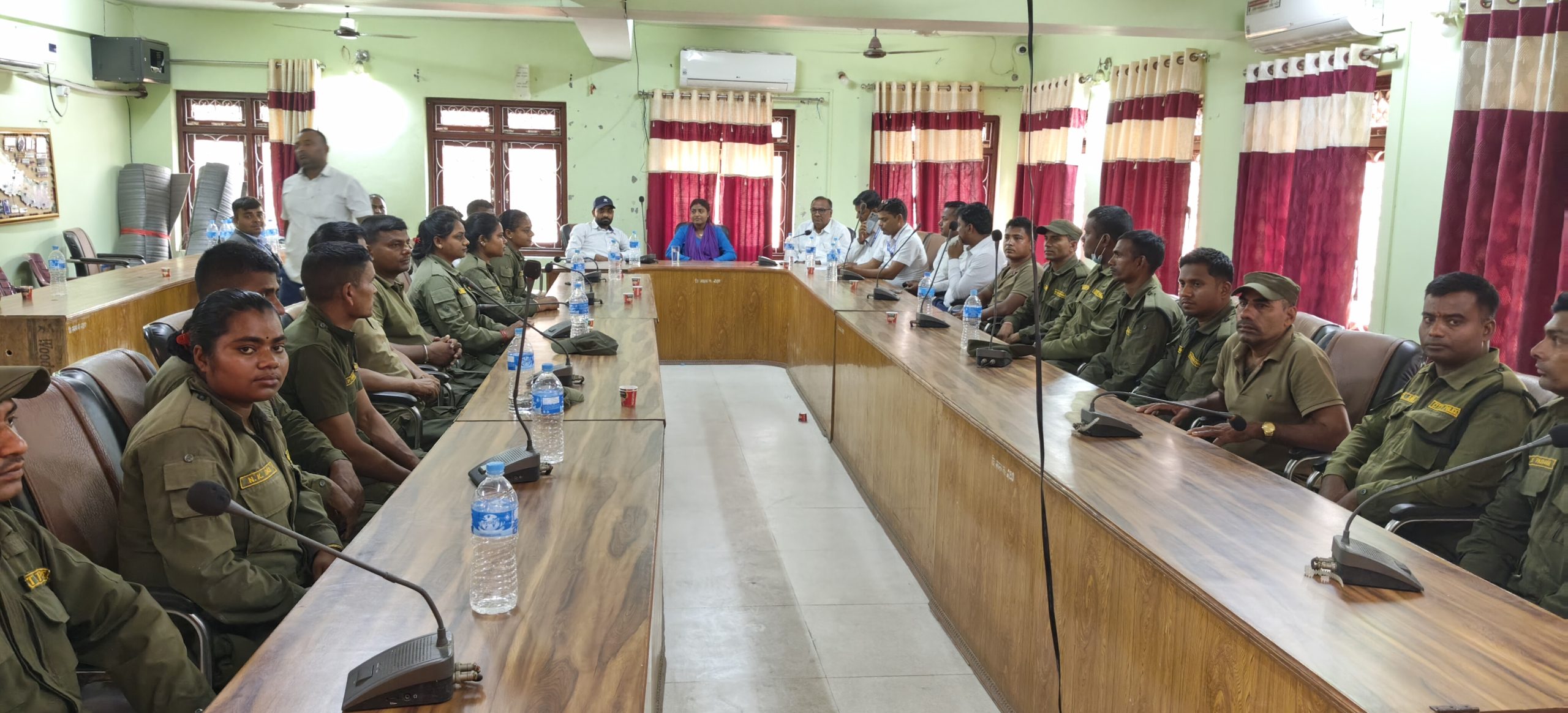 कलैयाको नगर प्रहरी माथी गरिएको अपराधीक क्रियाकलापका बिरुद्ध कर्मचारीहरुको बिरोध