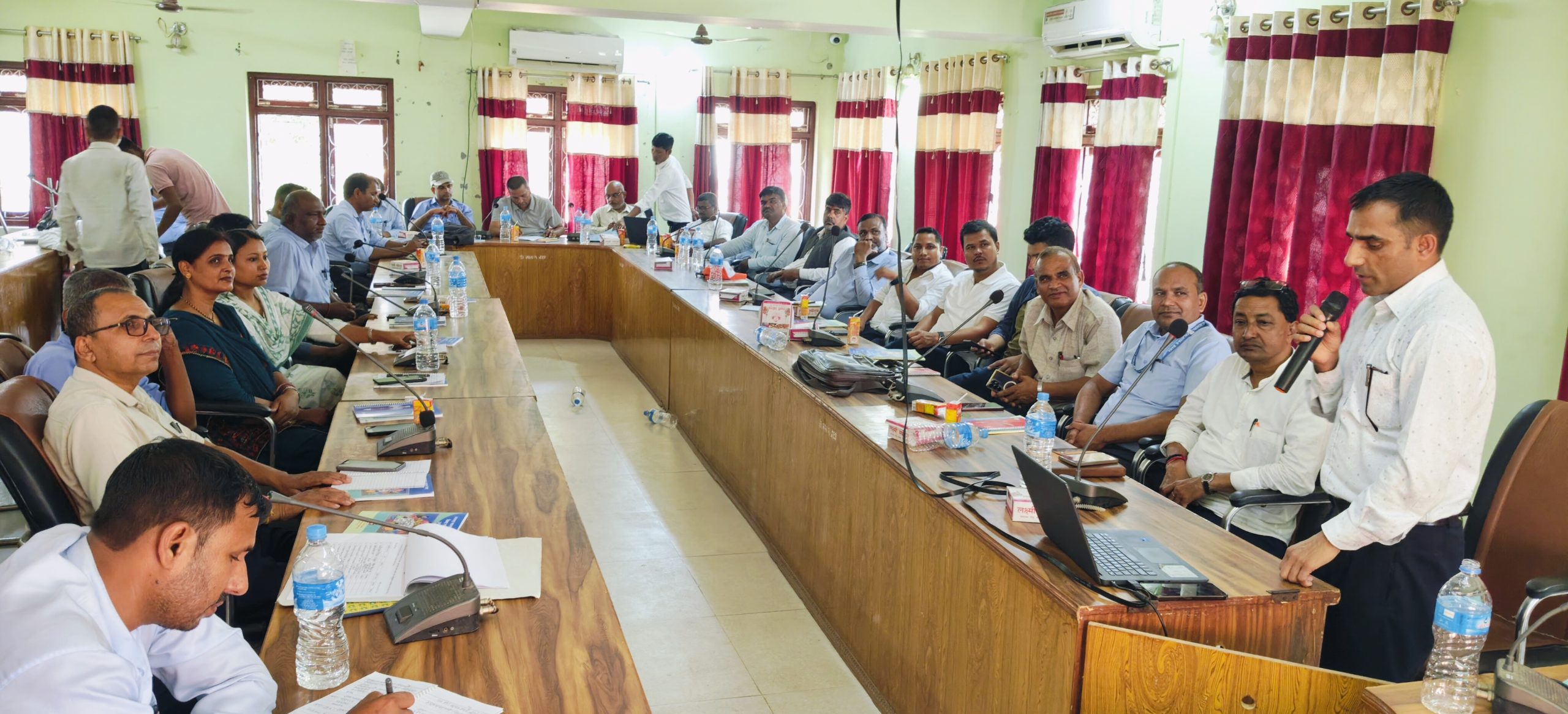 स्थानीय तह तथा जिल्ला साक्षर घोषणा तयारीका लागि जिल्लास्तरीय अभिमुखीकरण कार्यक्रम सम्पन्न