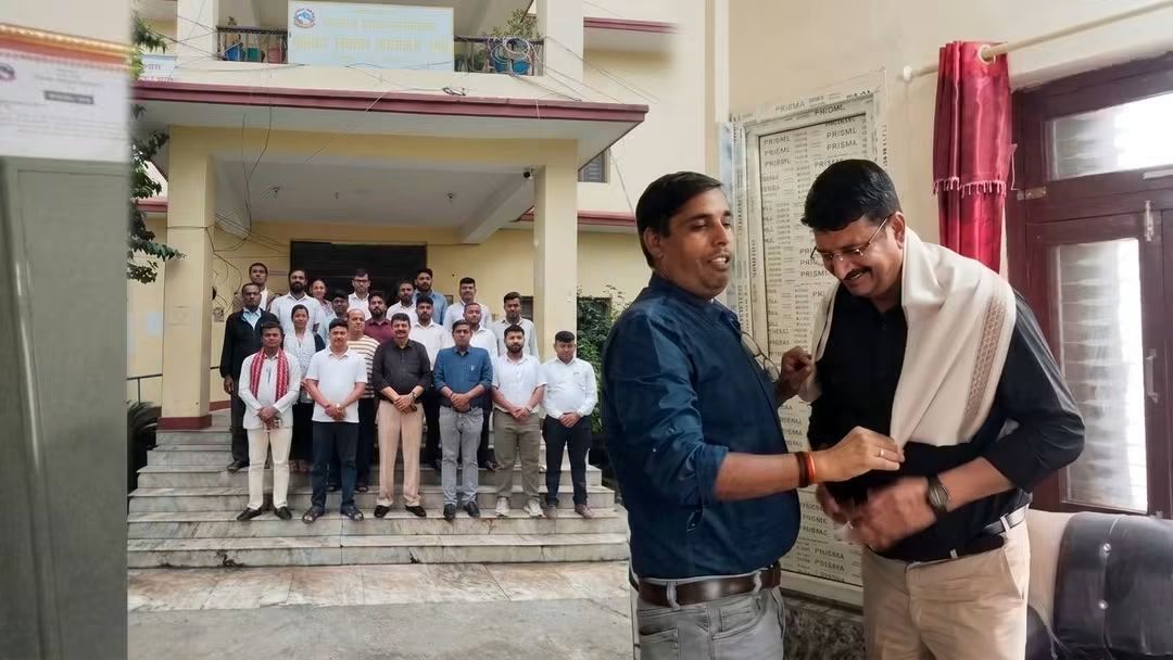 मधेस प्रदेशका भौतिक पूर्वाधार मन्त्रीद्वारा पर्सा पूर्वाधार विकास कार्यालयको अनुगमन