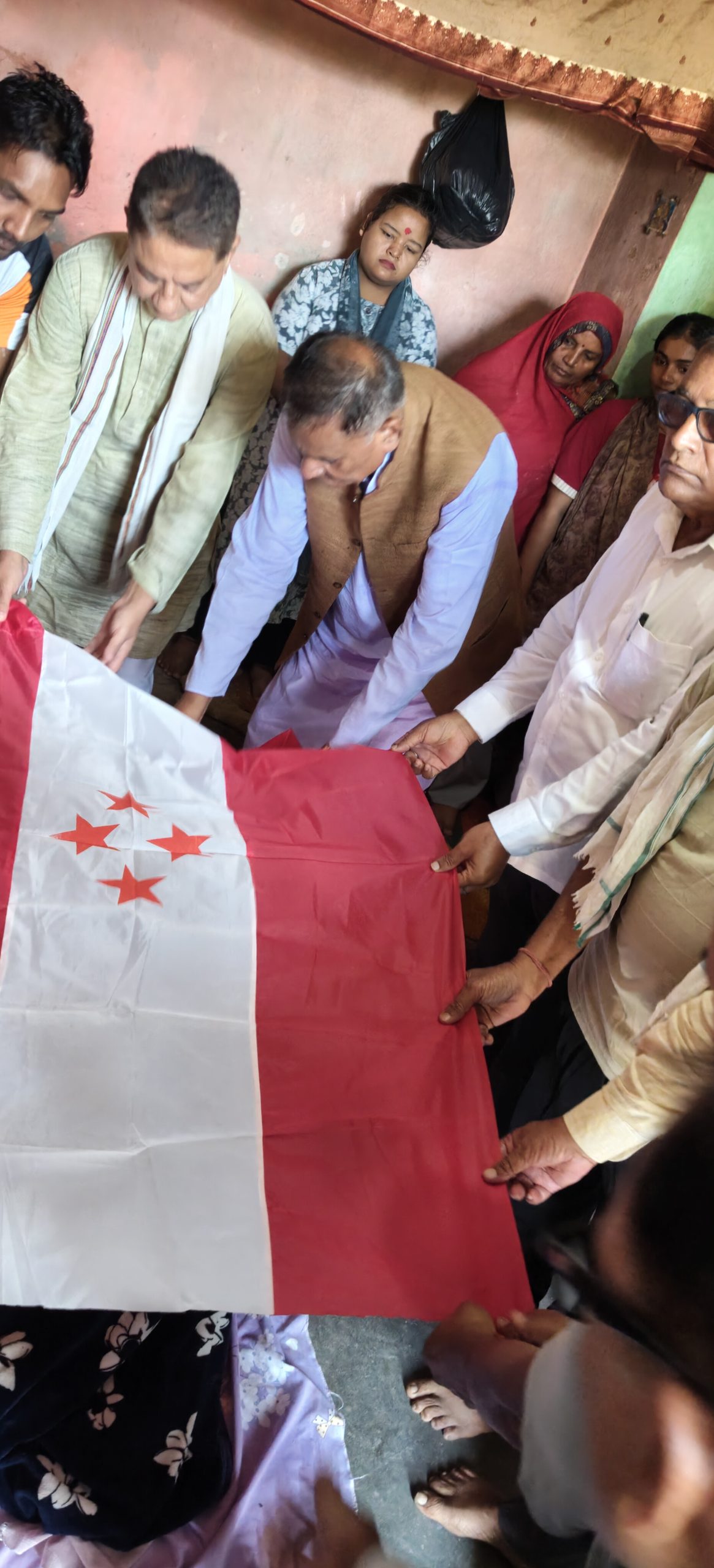 नेपाली कांग्रेस बाराका नेता प्यारेलाल साहको निधन,केन्द्रिय सहमहामन्त्रीले ओढाए पार्टीको झन्डा