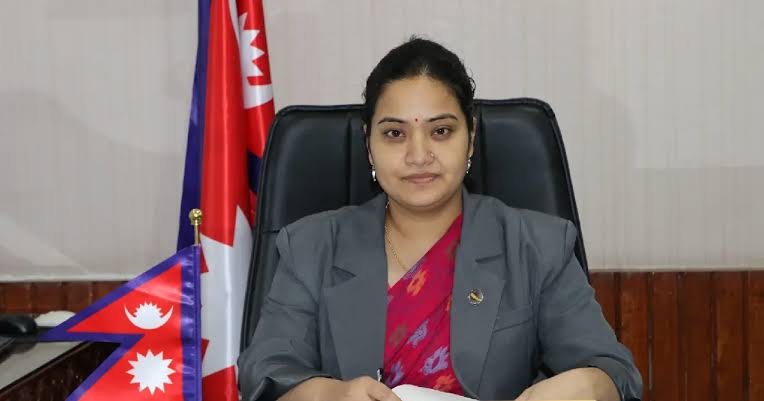 सरुवा भएका कर्मचारीले रमाना नलिए कार्यालय र लेखा प्रमुखबाटै तलब असुलिने